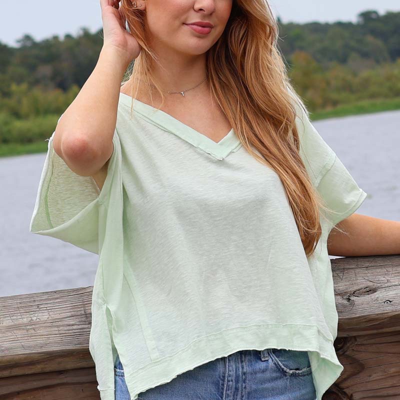 Short Sleeve Raw Edge V-Neck Top in Ambrosia Green