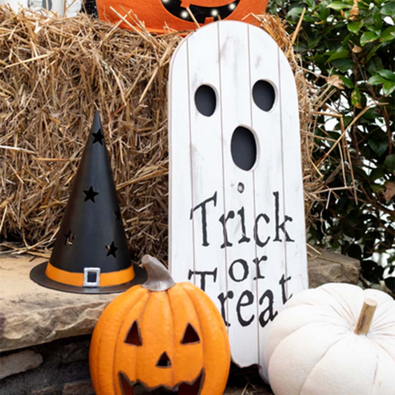 Mud Pie Wooden Ghost LED Door Hanger