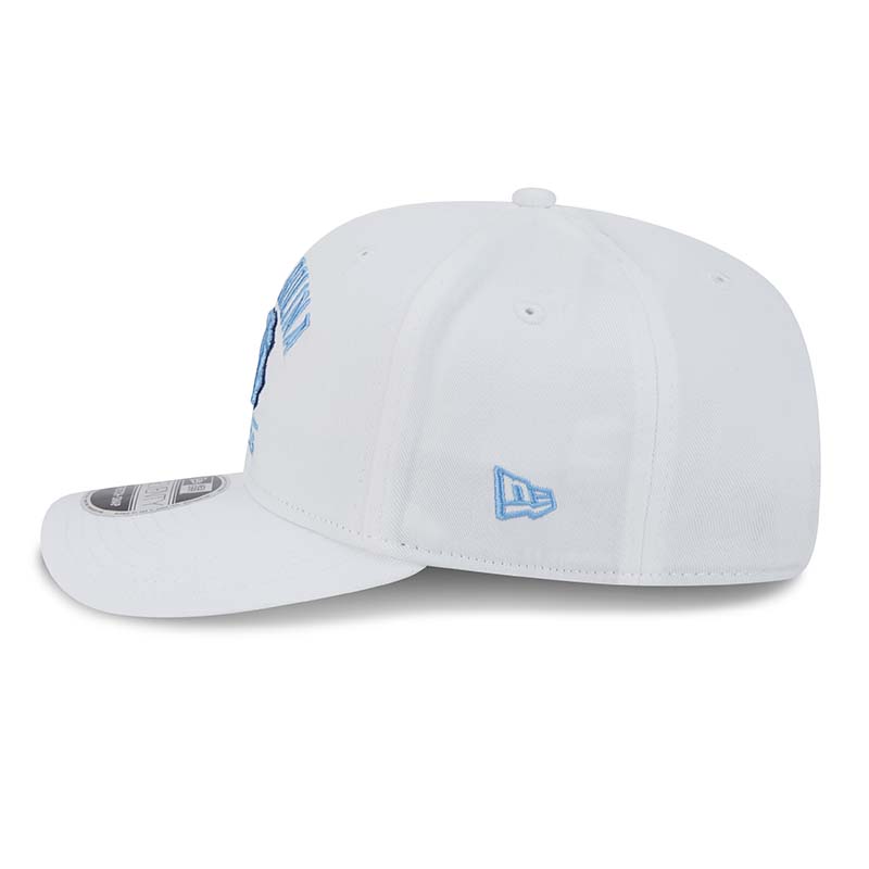 Side shot of New Era 9SEVENTY UNC Tar Heels Stretch Snap Hat