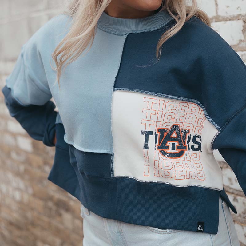 Women&#39;s Auburn Repeat Crewneck