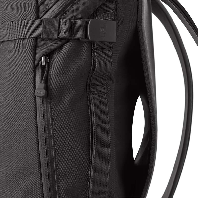 Crossroads® 22L Backpack in Black