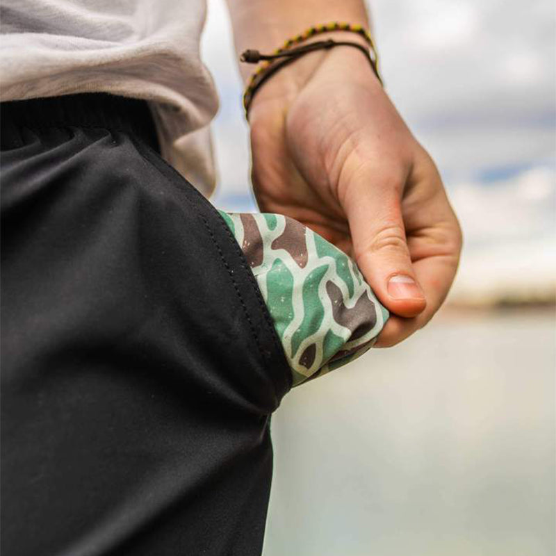 men&#39;s black performance shorts with camo pockets